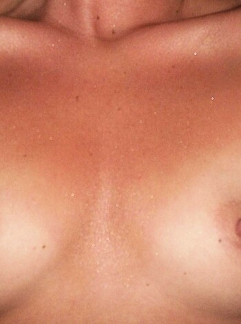 Blonde girl with tanlines  - Photo 9