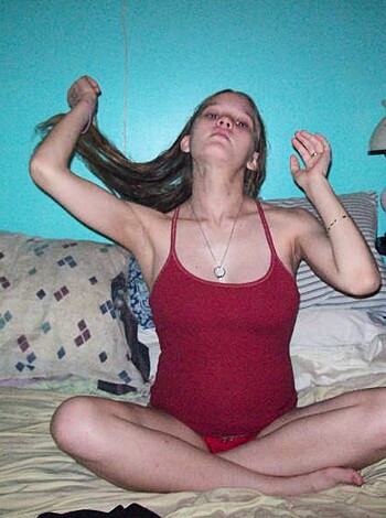 Pregnant - Photo 6