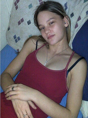Pregnant - Photo 10