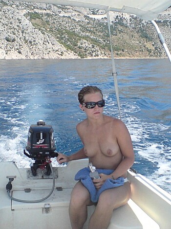 "Here's a fucking naked chick on a motherfuckin' boat, bitches!"