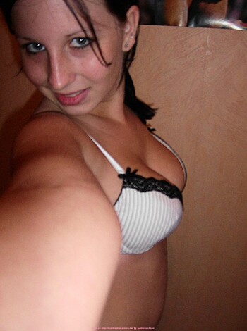 Chubby teen selfshots - Photo 8