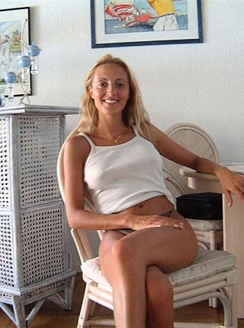 Hot Milf  - Photo 6
