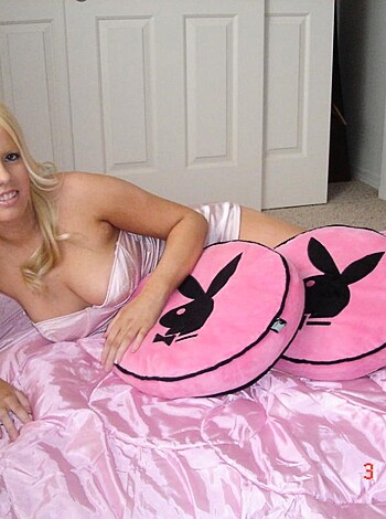 Busty Blode Trying To Go Pro - Photo 37