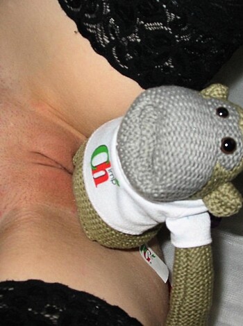 Slut girlfriend shows her toys - Photo 22