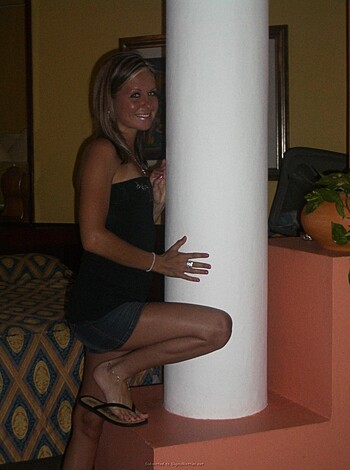 Holiday Pics - young couple - Photo 24