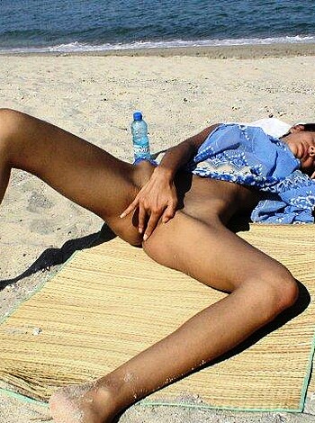 She loves to fuck and pee - Photo 49