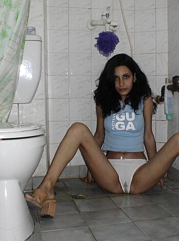 She loves to fuck and pee - Photo 56