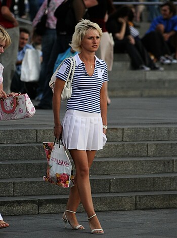 public babes - Photo 4