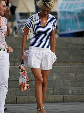 public babes - Photo 5