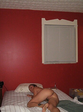 Nice bitch girlfriend stripping - Photo 34