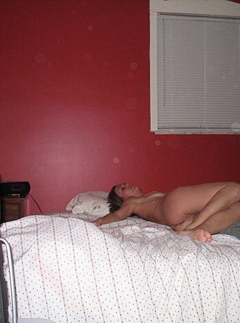 Nice bitch girlfriend stripping - Photo 38