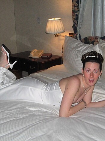 Bride and Wedding Pics - Just Married - Photo 2