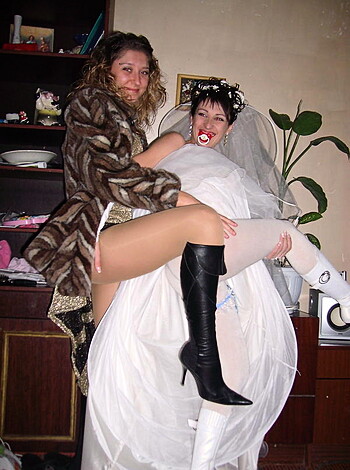 Bride and Wedding Pics - Just Married - Photo 7