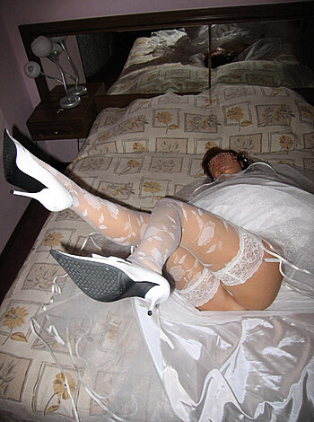 Bride and Wedding Pics - Just Married - Photo 13