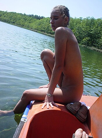 "Here's a fucking pic of some hot-ass bitch with her bare ass hanging out on a goddamn boat."