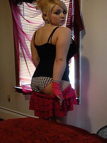 Busty Naughty Amateur Teen  - Photo 14