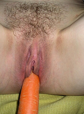 hanny's hairy pussy - Photo 10