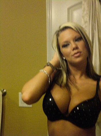 Hot Blonde Girlfriend - Photo 43