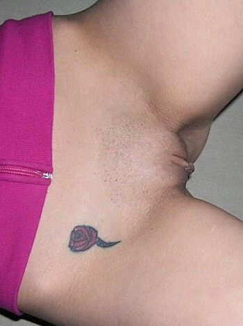 Nice brunette girlfriend naked at home - Photo 30