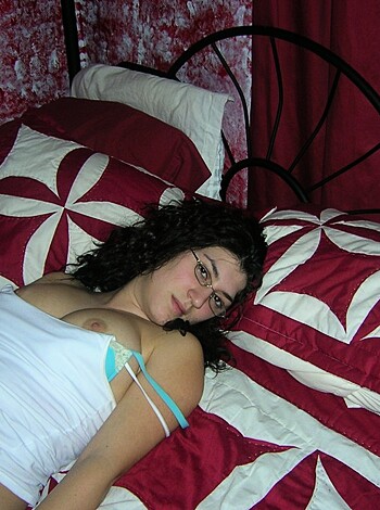 Shaved italian girl - Photo 28