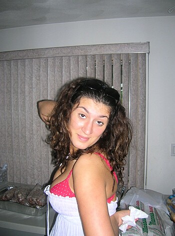 Shaved italian girl - Photo 38