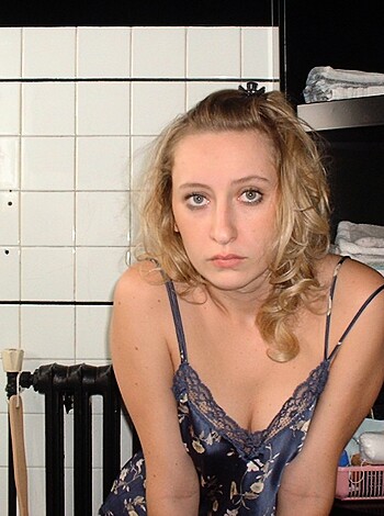 Amateur naked wife - Photo 12