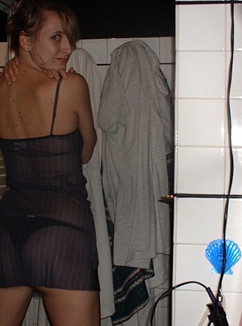 Amateur naked wife - Photo 59