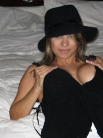 So big tits - Photo 20