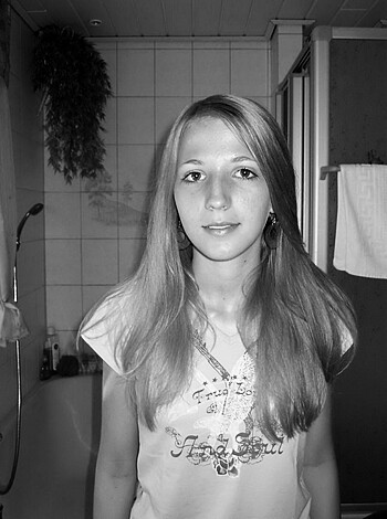 Russian blonde with small tits - Photo 7