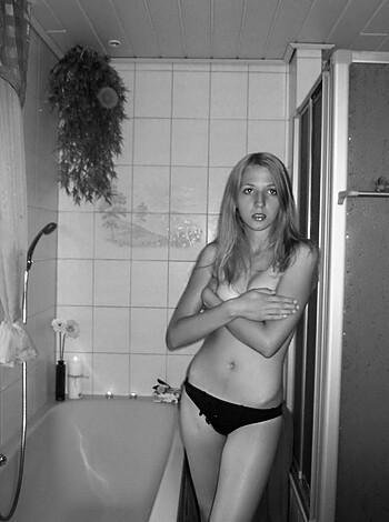 Russian blonde with small tits - Photo 9