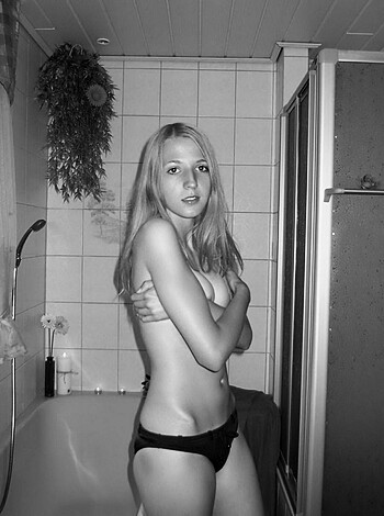 Russian blonde with small tits - Photo 10