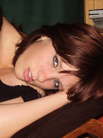 Busty girl on the bed - Photo 12