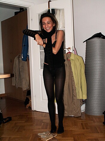 Naked Hot wife at home - Photo 19