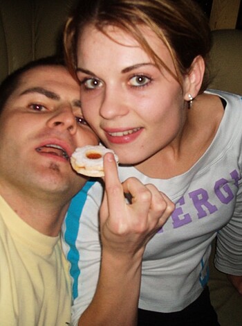Young couple - Photo 4