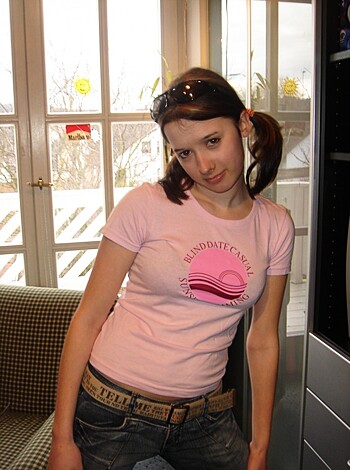 Young gf Becca pose at home - Photo 46