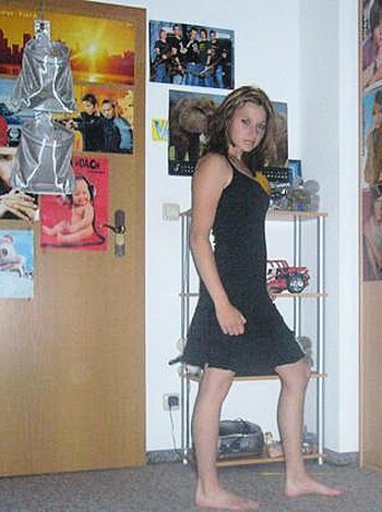 Young gf Becca pose at home - Photo 55
