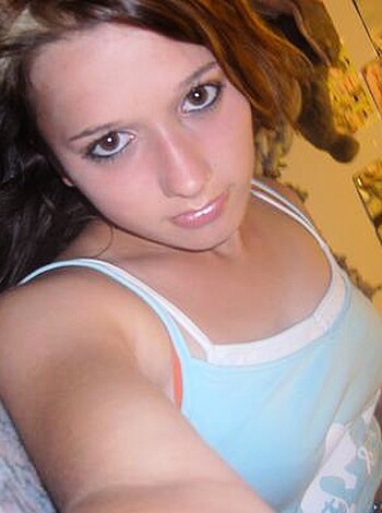 Young gf Becca pose at home - Photo 54