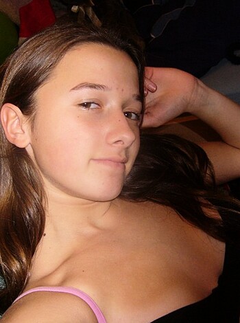 Young gf Becca pose at home - Photo 60