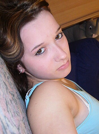 Young gf Becca pose at home - Photo 62