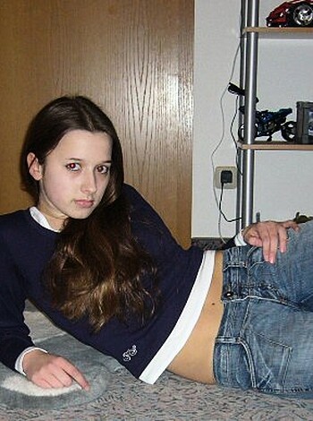 Young gf Becca pose at home - Photo 68