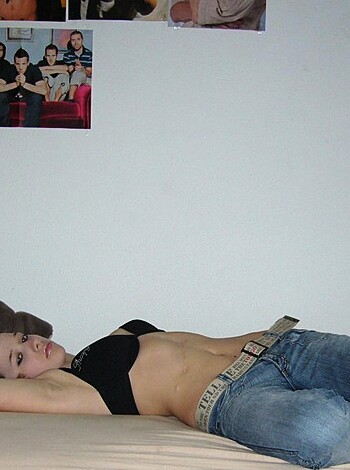 Young gf Becca pose at home - Photo 85