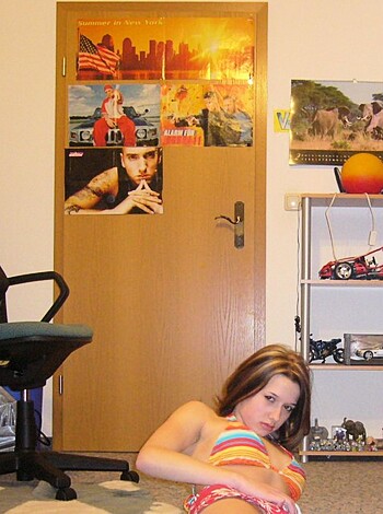 Young gf Becca pose at home - Photo 101