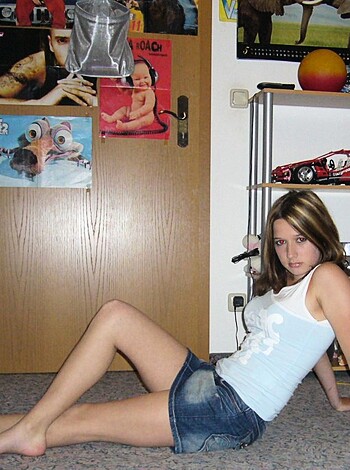 Young gf Becca pose at home - Photo 108