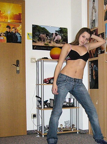 Young gf Becca pose at home - Photo 127