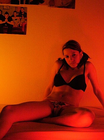 Young gf Becca pose at home - Photo 146