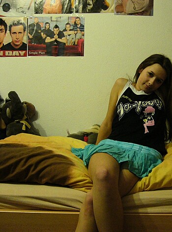 Young gf Becca pose at home - Photo 163