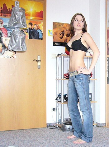 Young gf Becca pose at home - Photo 174