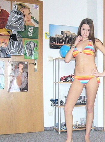 Young gf Becca pose at home - Photo 243