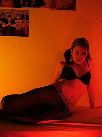 Young gf Becca pose at home - Photo 327