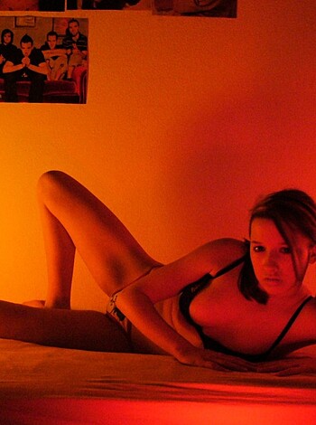 Young gf Becca pose at home - Photo 329